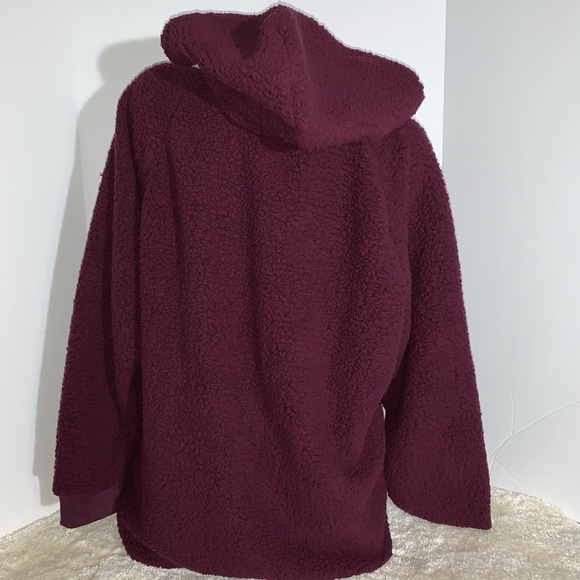 Victoria’s Secret Sherpa Burgundy LARGE - Picture 4 of 8